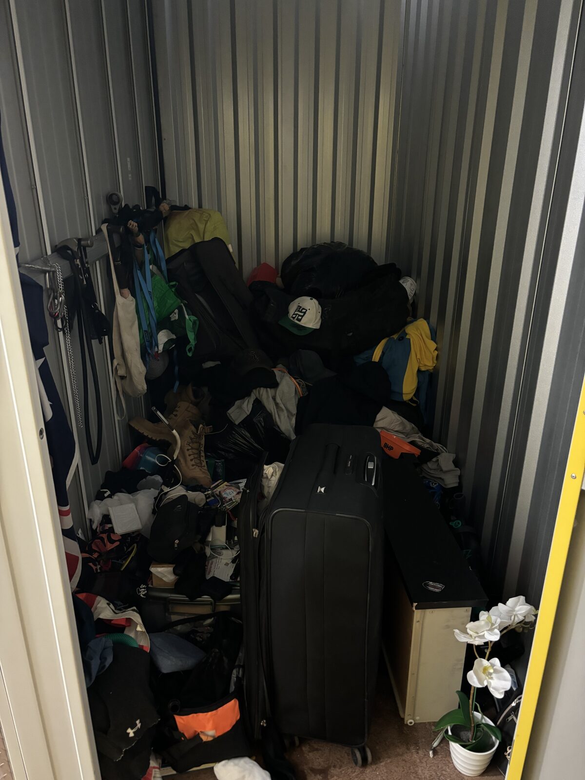 Packed storage unit before an Ascend clean-out